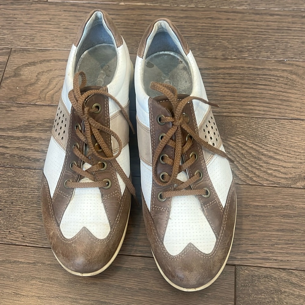 ECCO Spikeless Hybrid Women's Golf Shoe Wingtip White/Brown Leather  SZ 38
